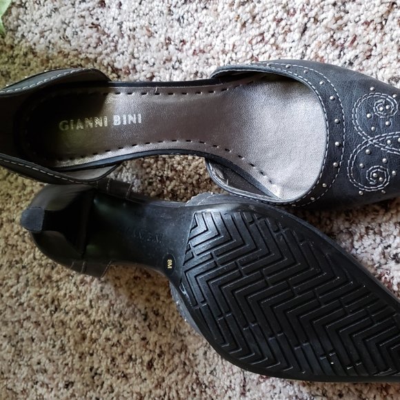 Gianni Bini women heels - Picture 2 of 2